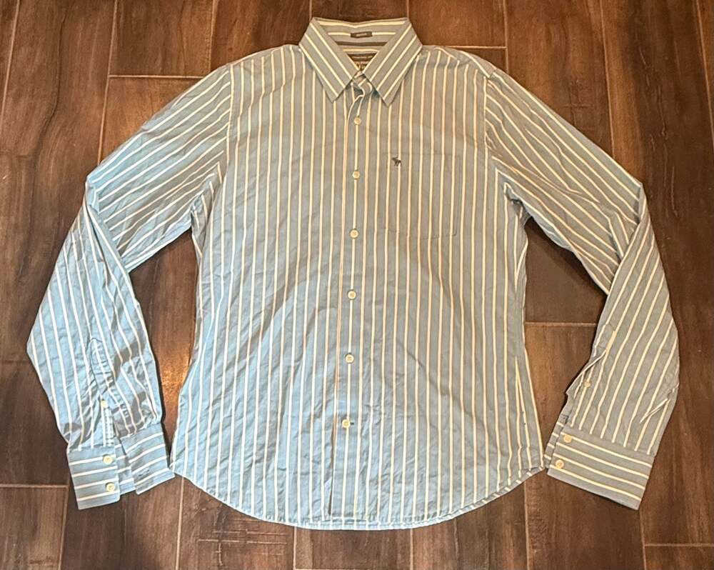 Abercrombie & Fitch Muscle Fit Long Sleeve Button Up Shirt